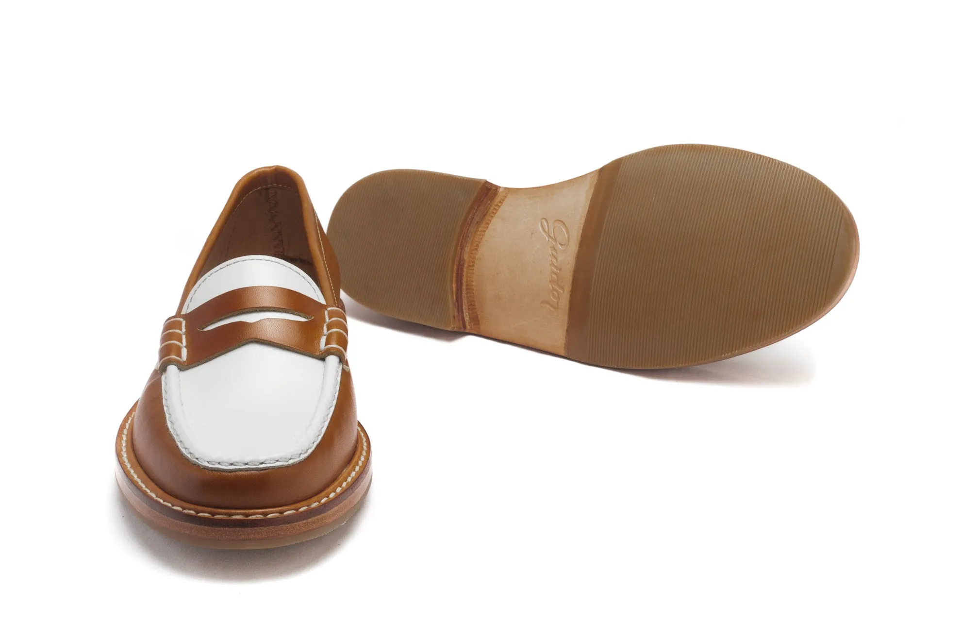 Moccasin 5379 Tan & White