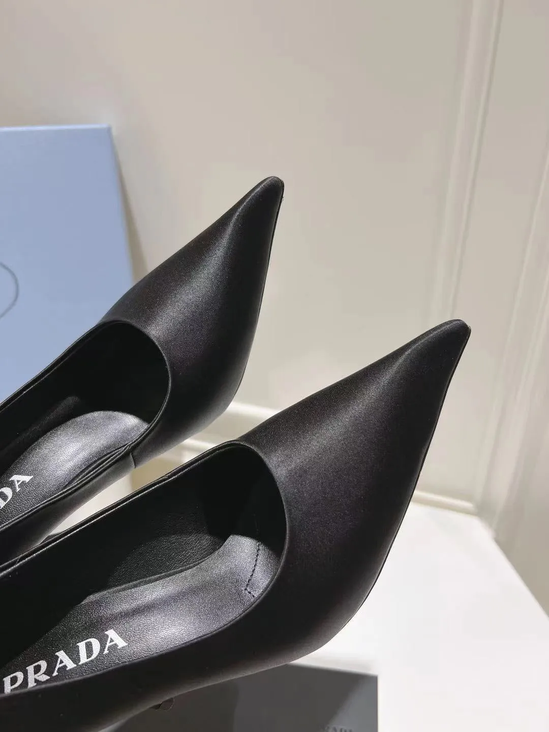 PRA BASIC HIGH-HEELED BLACK SATIN